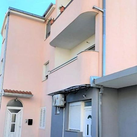 Apartment Neva Split With Free Private Parking Space Kültér fotó