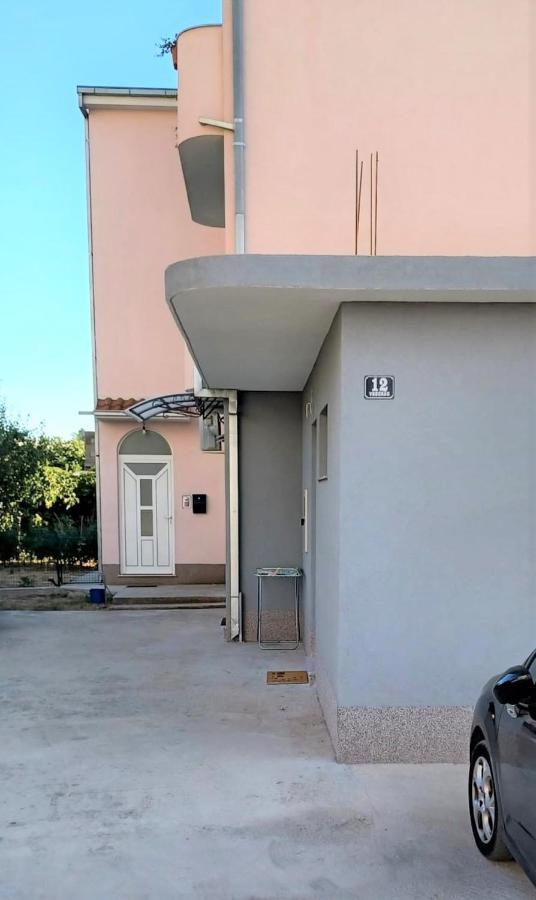 Apartment Neva Split With Free Private Parking Space Kültér fotó