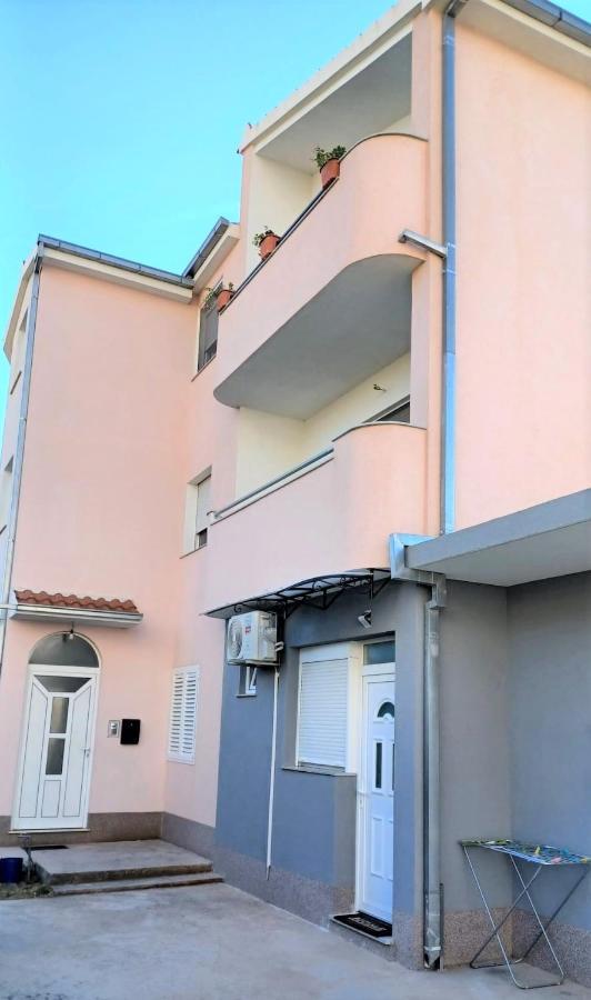 Apartment Neva Split With Free Private Parking Space Kültér fotó