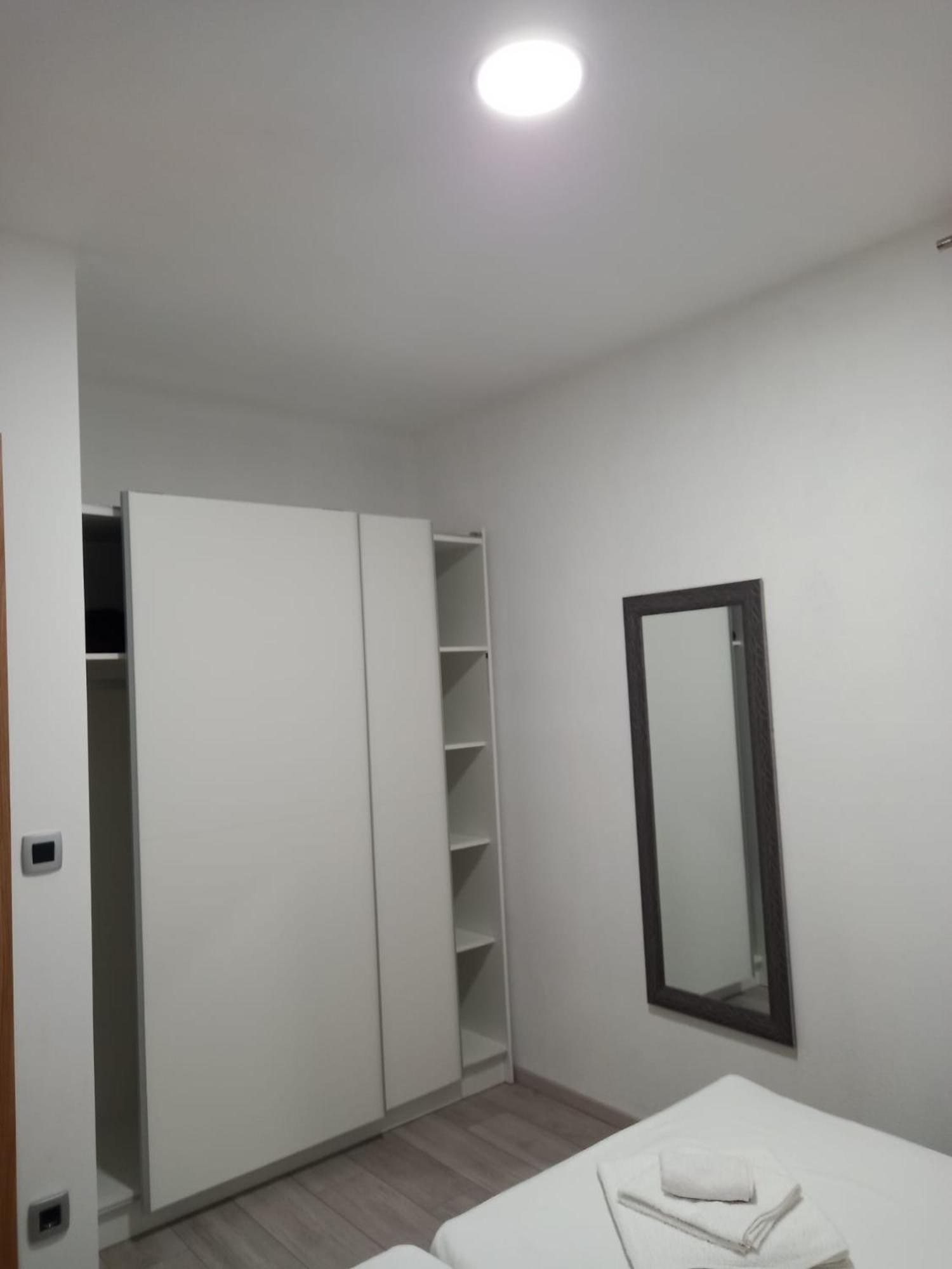 Apartment Neva Split With Free Private Parking Space Kültér fotó