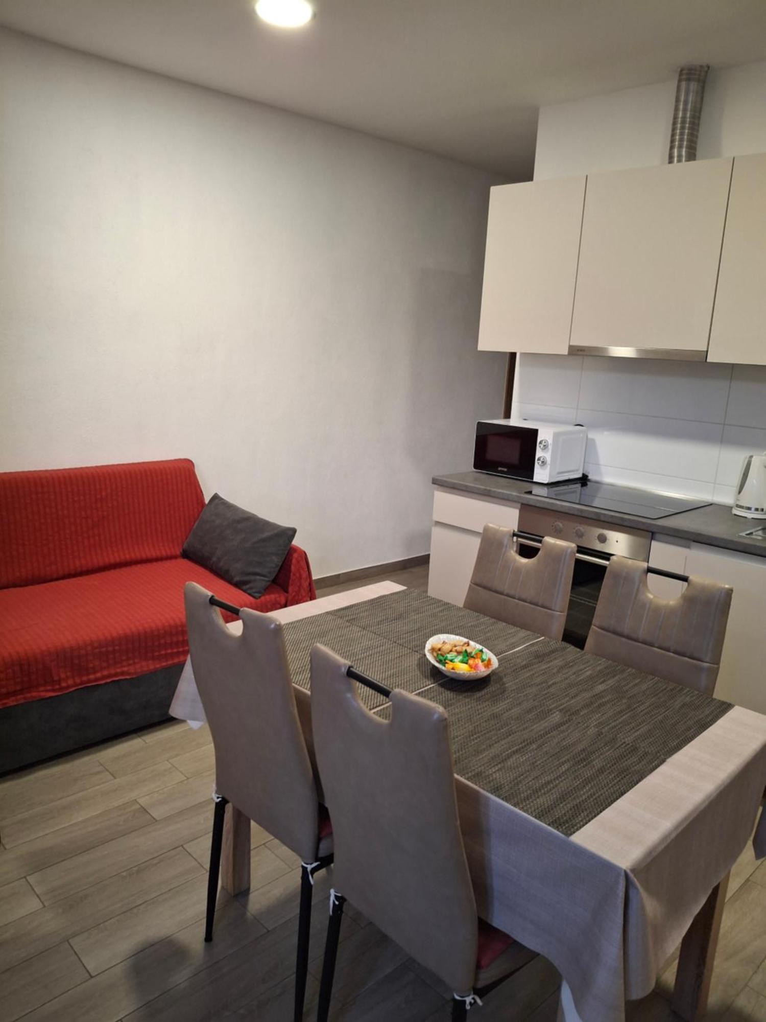 Apartment Neva Split With Free Private Parking Space Kültér fotó