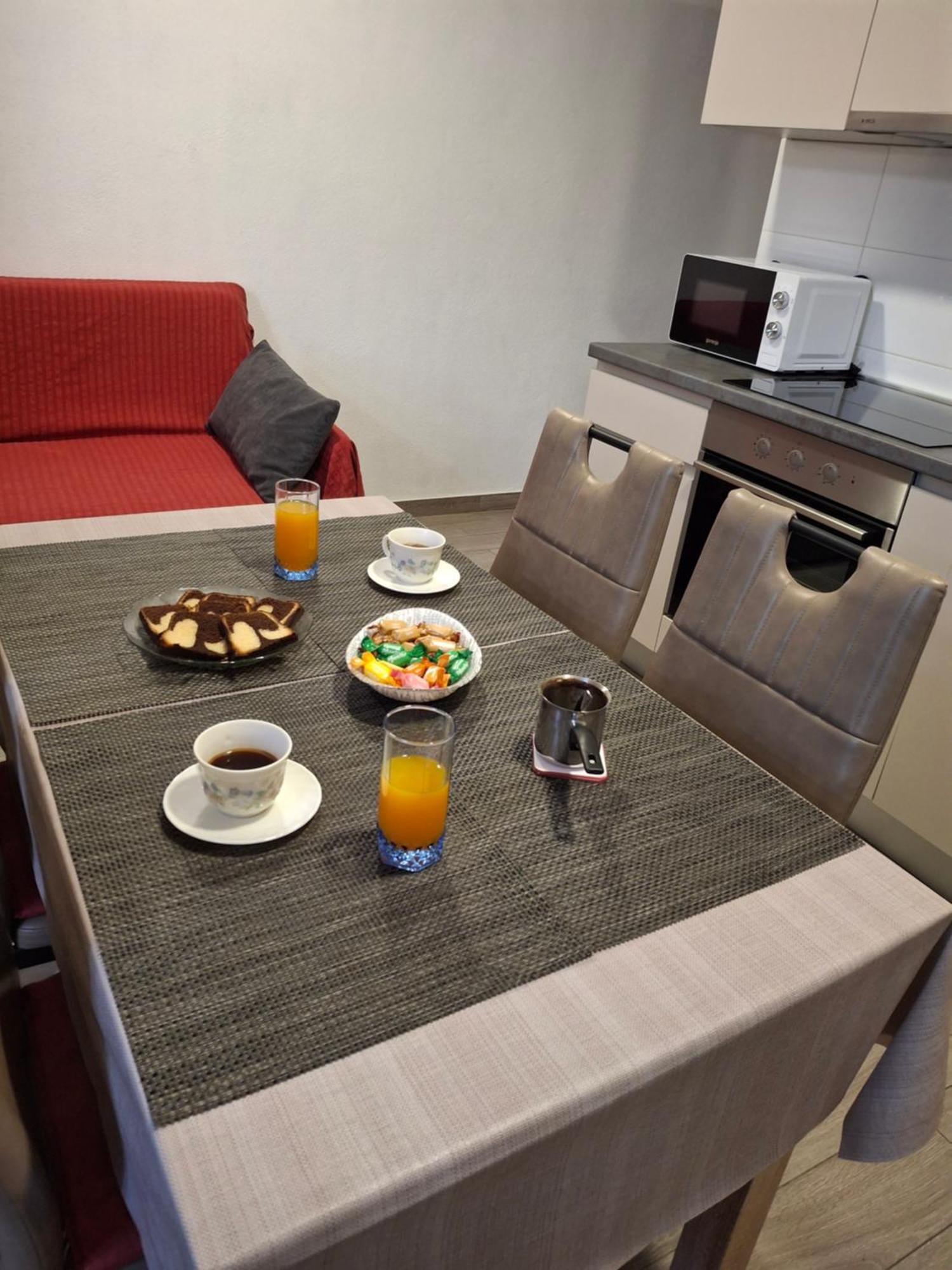 Apartment Neva Split With Free Private Parking Space Kültér fotó