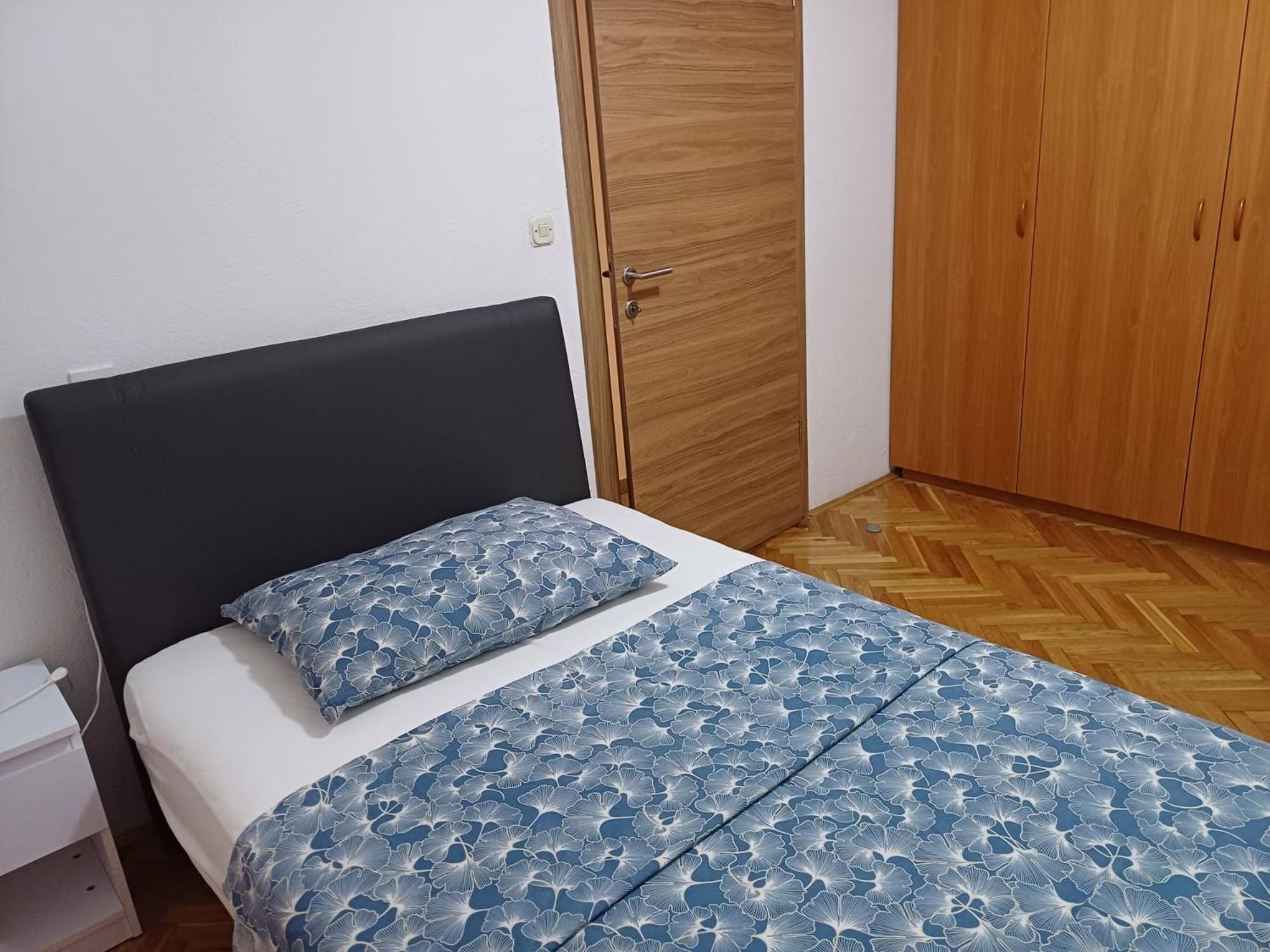 Apartment Neva Split With Free Private Parking Space Kültér fotó